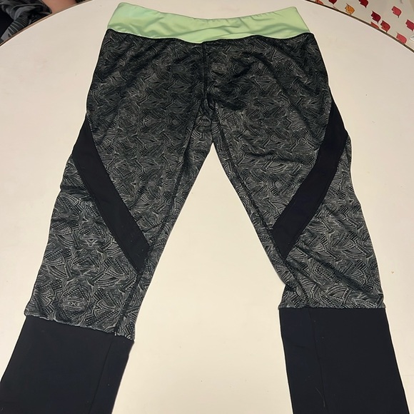 KYODAN | Ultra Soft Cropped Legging Pants size M - Picture 1 of 6